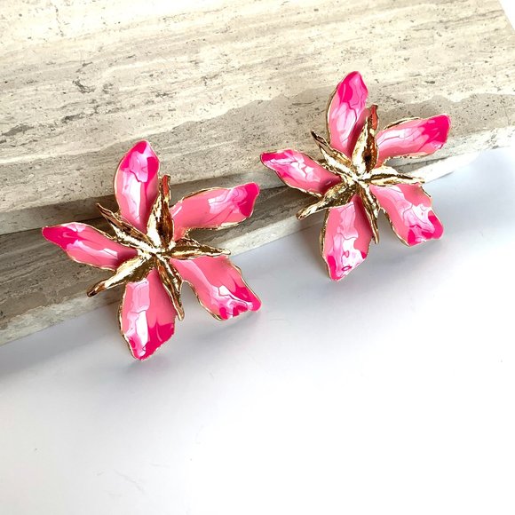 NEW ~ Anthropologie Black & White hand-painted Oversized Flower Earrings - Picture 7 of 8
